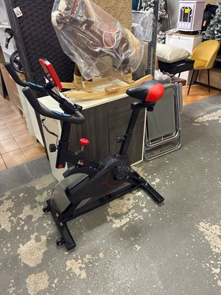 Bicicleta Estática Negra y Roja