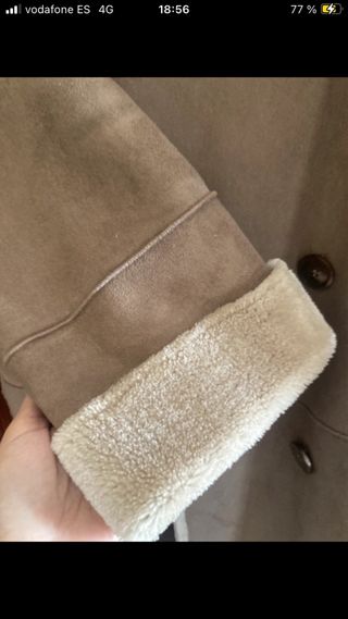Abrigo largo beige con borreguito