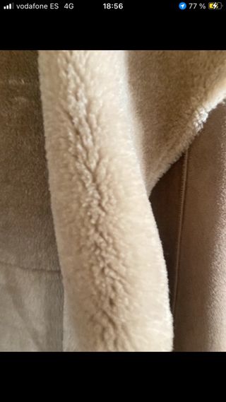 Abrigo largo beige con borreguito