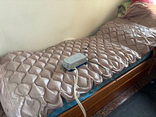 Colchón antiescaras con bomba