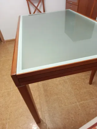 Mesa de comedor cristal y madera