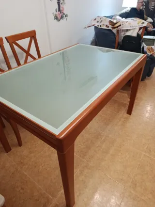 Mesa de comedor cristal y madera