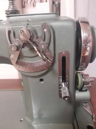 Máquina de coser Refrey Transforma