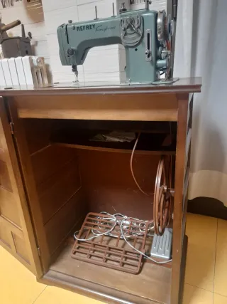 Máquina de coser Refrey Transforma