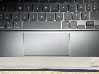 Teclado Magic Keyboard iPad Pro 11 pollici (M4)