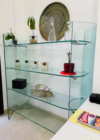 Estantería de cristal y metal