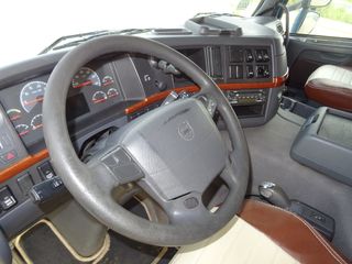 Volvo FM 440-CAMIONES FURGONES