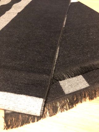 Sciarpa uomo a righe nere e grigie