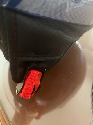 Casco azul con visera y detalles talla S