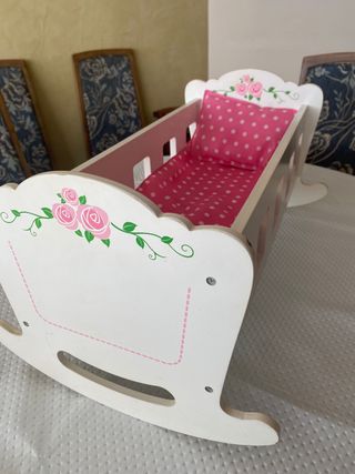 Cuna para muñecas casi nueva