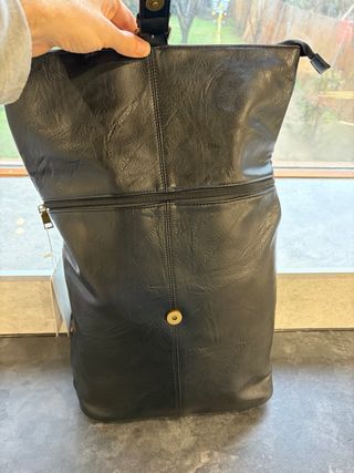 Mochila de piel búfalo en color negro