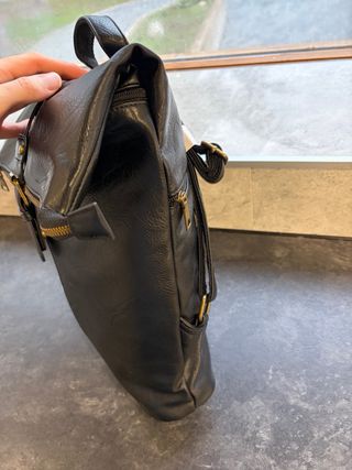 Mochila de piel búfalo en color negro