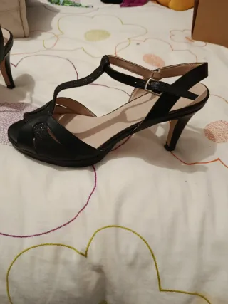 Sandalias fiesta negras con brillos