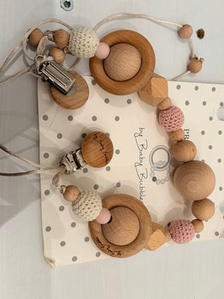Mordedor cochecito bebé madera