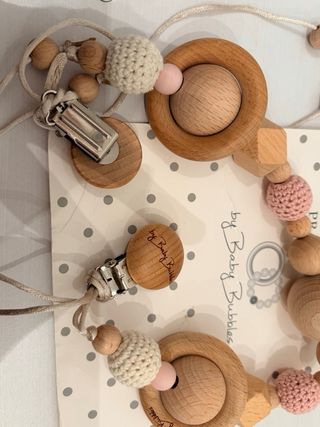 Mordedor cochecito bebé madera
