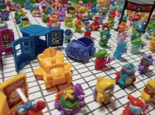 Colección Zomblings y Superthings