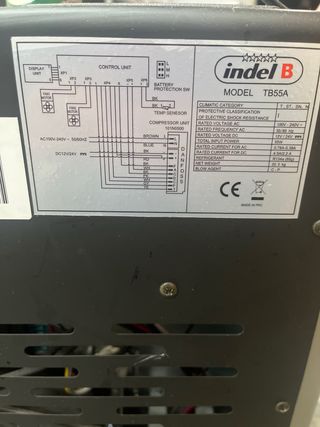 Nevera INDEL B 12V/230V Barco/Camper