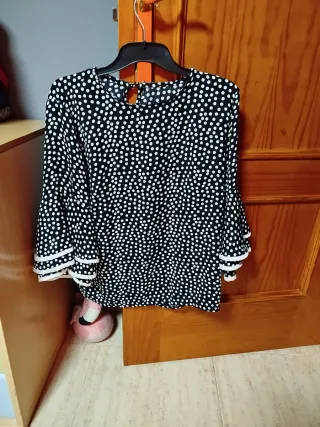 Camisa lunares negra y blanca talla l