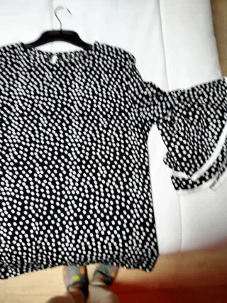 Camisa lunares negra y blanca talla l