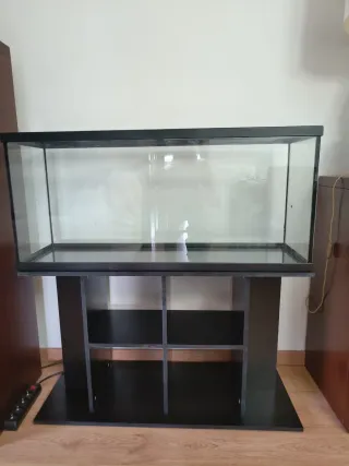 Mesa para pecera negra