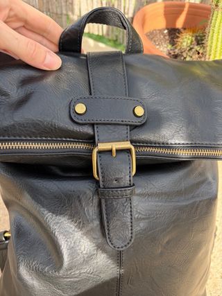 Mochila de piel búfalo en color negro