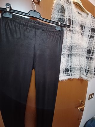 Set Leggings neri e Maglia fantasia