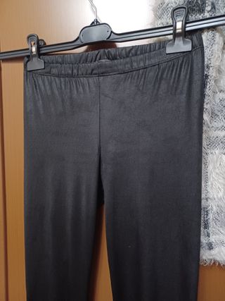 Set Leggings neri e Maglia fantasia