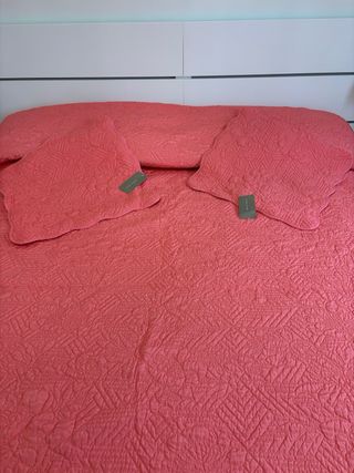 Colcha y 2 cojines Zara Home