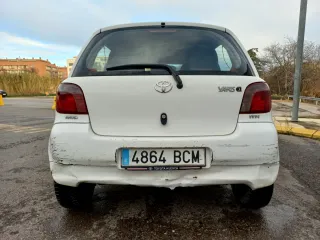Toyota Yaris 2000