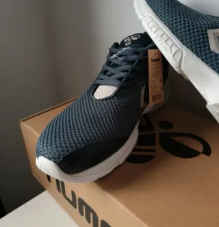 Zapatillas Hummel Azul y Blanco