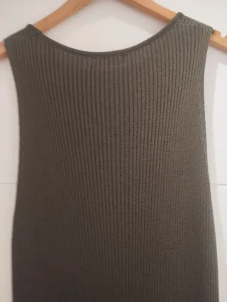 Vestido Midi de punto de canalé. Sin estrenar.
