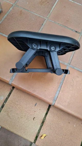 Reposapiés Aidata Negro