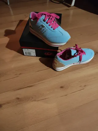 Zapatillas Buffalo Azul y Rosa. Nuevas un solo uso