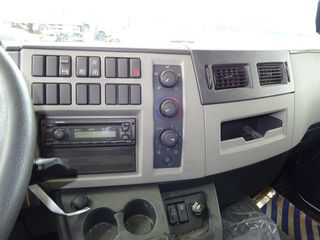 Volvo FL 240-CAMIONES FURGONES