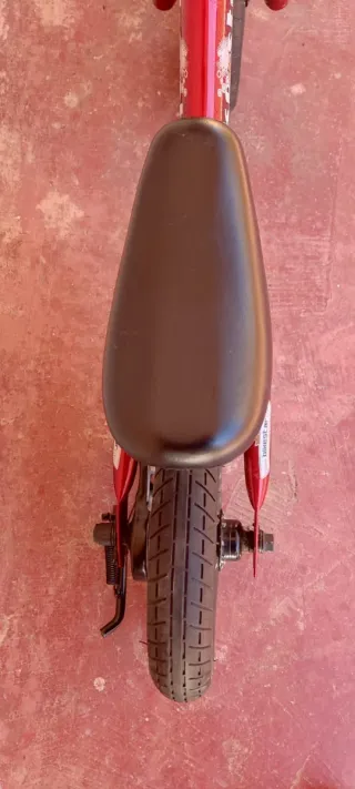 Bicicleta de equilibrio roja Bike Star