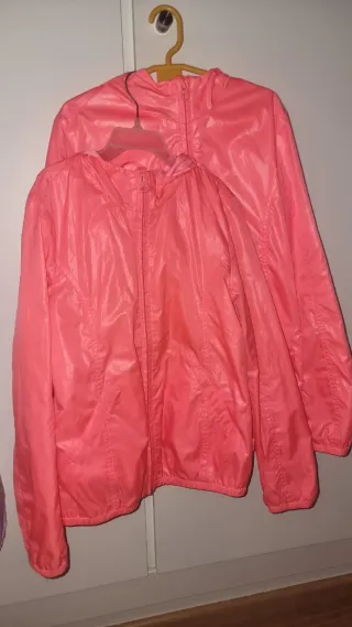 Cortavientos Benetton L y 2XL  8-9 y 9-10 años