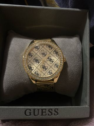 Reloj Guess Dorado Mujer