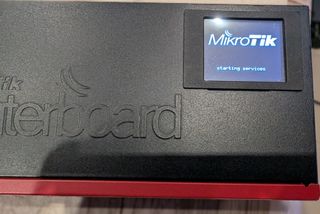 Router Mikrotik RB2011UiAS-IN