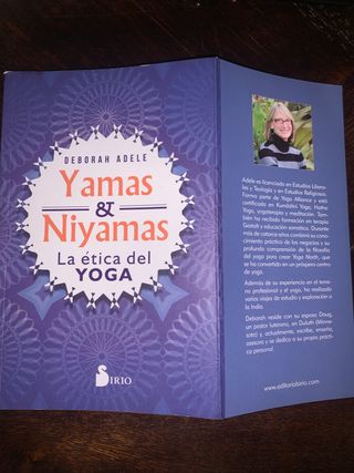 Yamas y Niyamas: La ética del yoga (Spanish Edi...