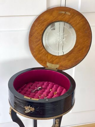 Mesa pedestal redonda estilo francés