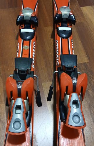 Esquís Atomic Race 6 130cm con bastones