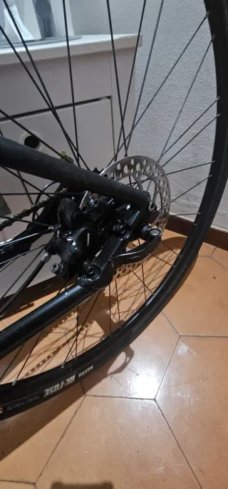 Bicicleta SCOOT Híbrida Negra