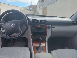 Mercedes-Benz Clase C 2006