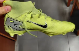 Botas Fútbol Nike Talla 6 UK / 40 EU