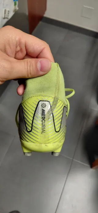 Botas Fútbol Nike Talla 6 UK / 40 EU