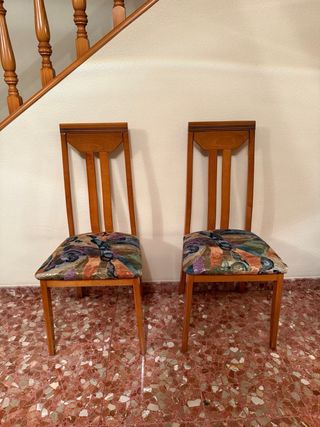 Conjunto mesa y 6 sillas de comedor de madera