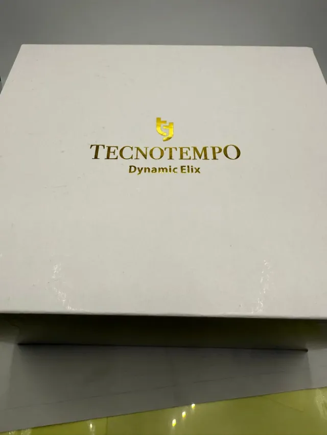 Reloj Tecnotempo Esqueleto Negro y Dorado