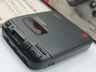 Sony Discman D32, regalo Walkman WM-BF44