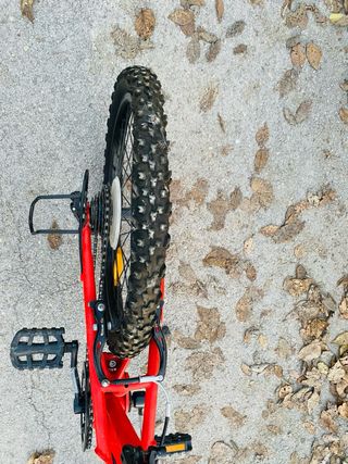 Bicicleta Wyldee Doble Amortiguación 20" para niño