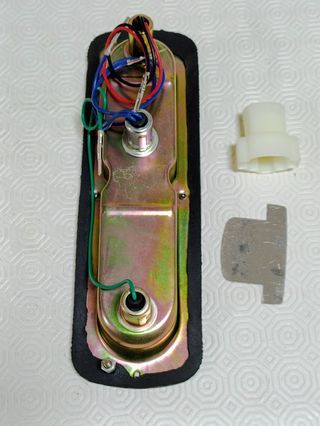 Carcaça metal farolim traseiro direito Toyota